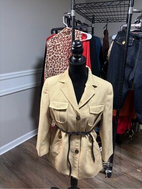 Signature by Larry Levine Beige Belted Utility Blazer